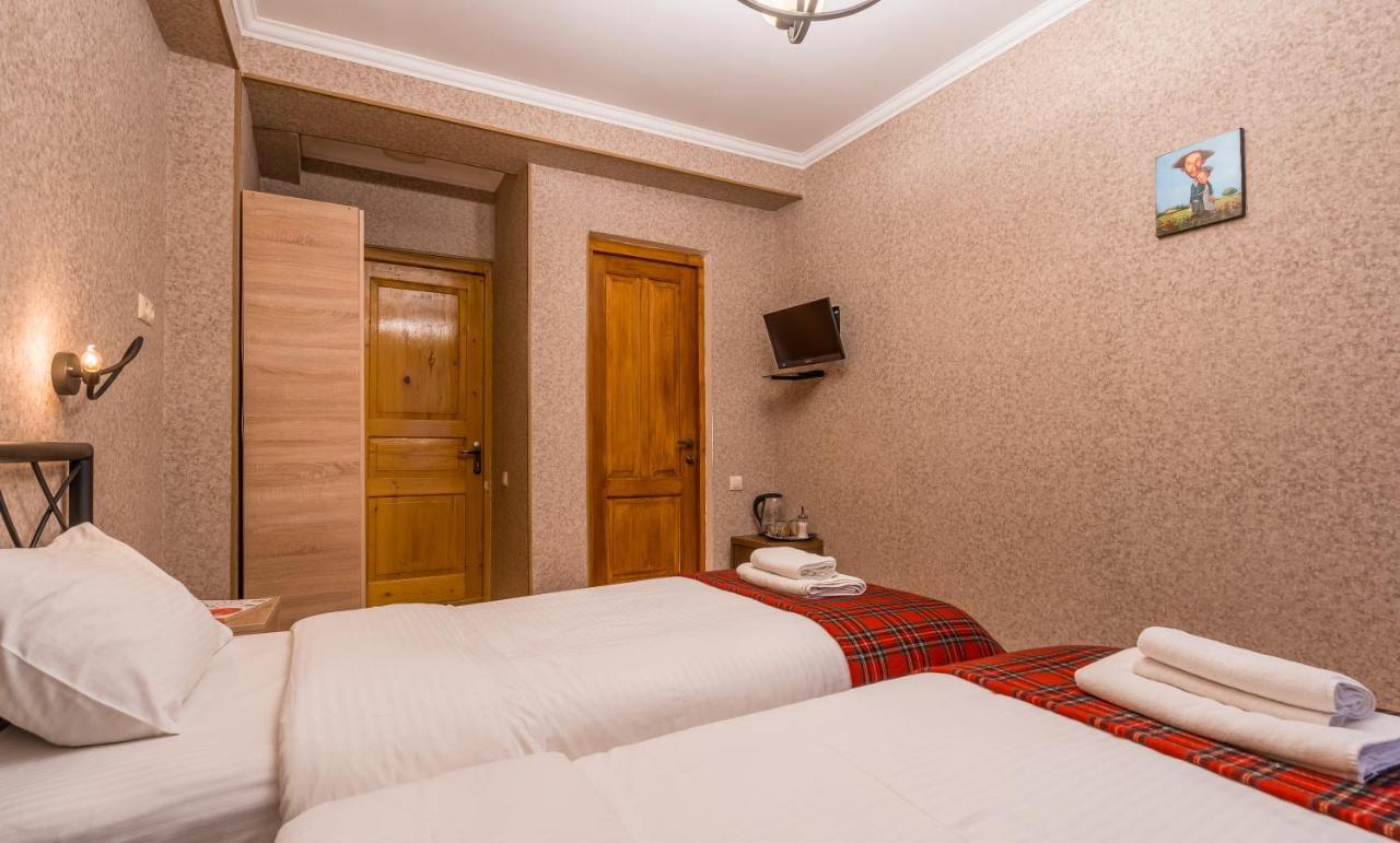 Hotel At Gomi 19 Tbilisi Exterior foto